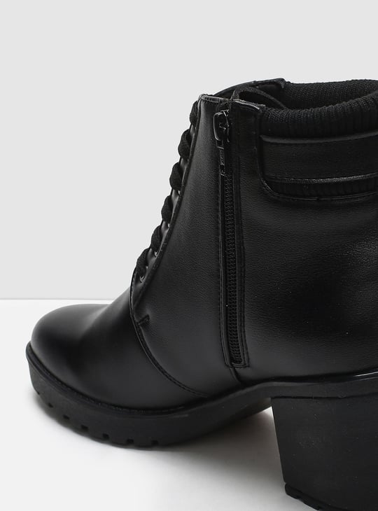 MAX Women Solid Lace-Up Boots