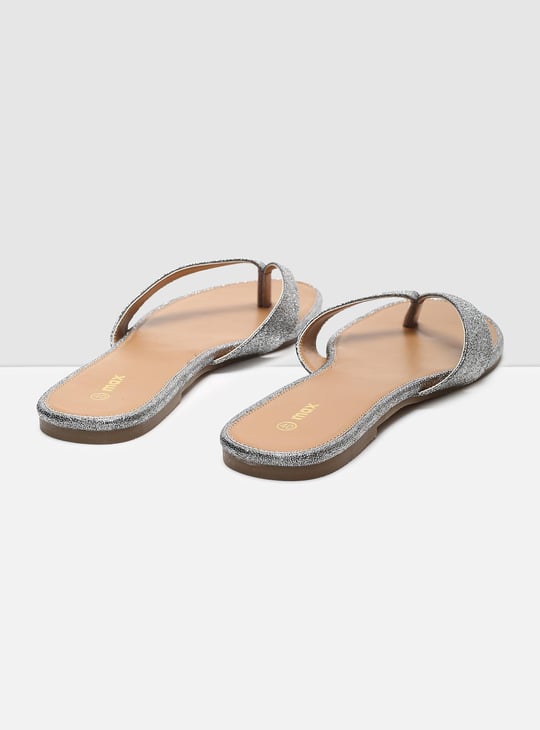 MAX Women Textured V-Strap Flat Sandals