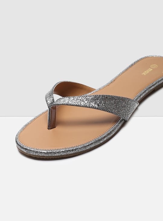 MAX Women Textured V-Strap Flat Sandals