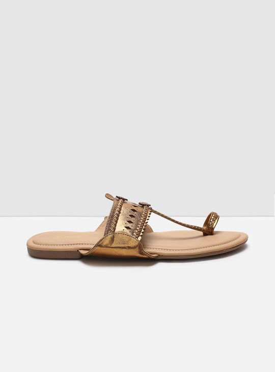 MAX Women Perforated Toe-Ring Flat Sandals