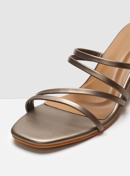 MAX Women Solid Strappy Block Heel Sandals