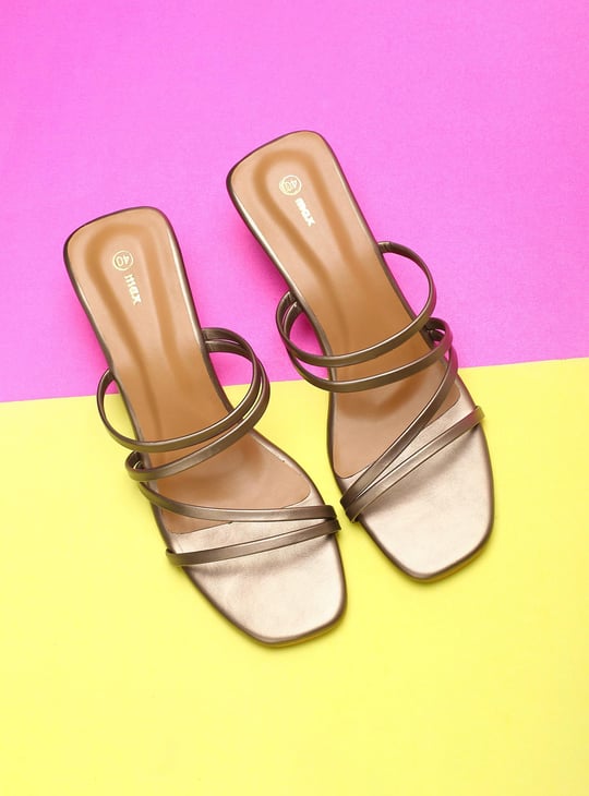 MAX Women Solid Strappy Block Heel Sandals