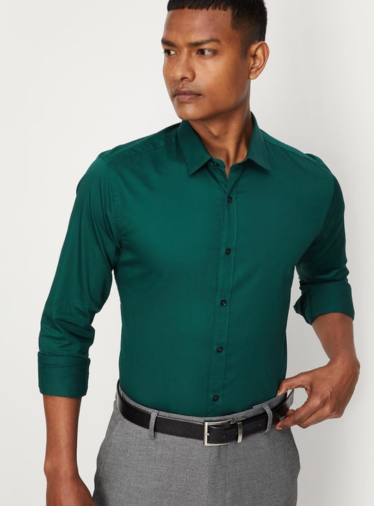 Men Solid Sateen Stretch Slim Fit Formal Shirt