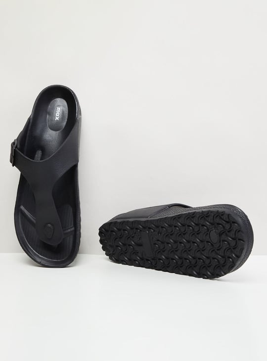 Men Solid T-Strap Sandals