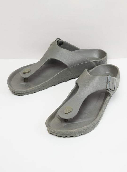 Men Solid T-Strap Sandals