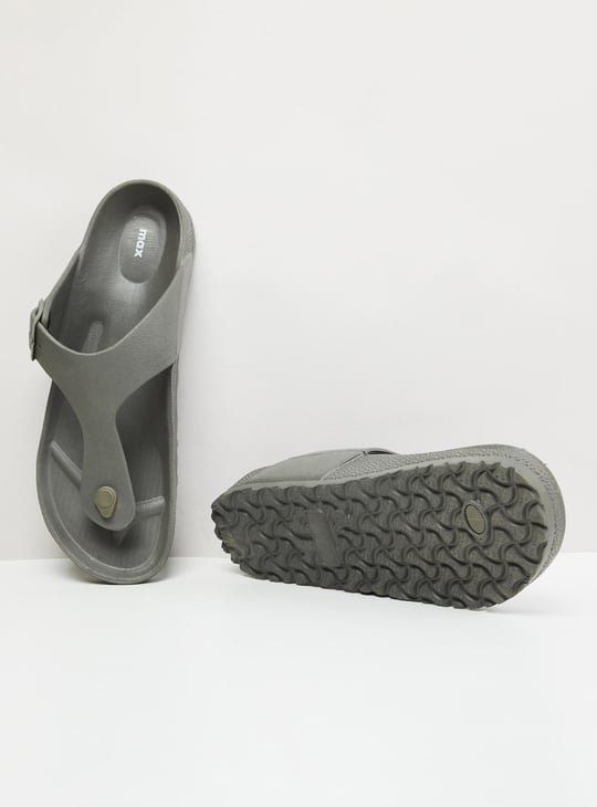 Men Solid T-Strap Sandals