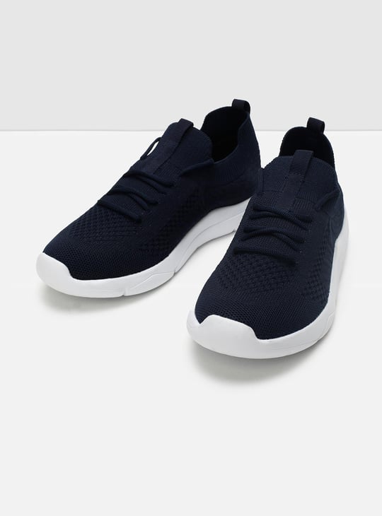 Boys Textured Flyknit Lace-Up Sports Shoes