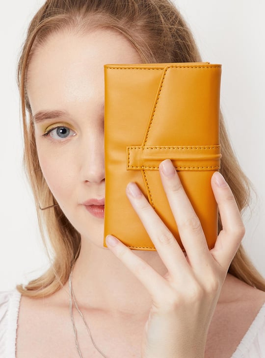 Women Solid Flap Wallet