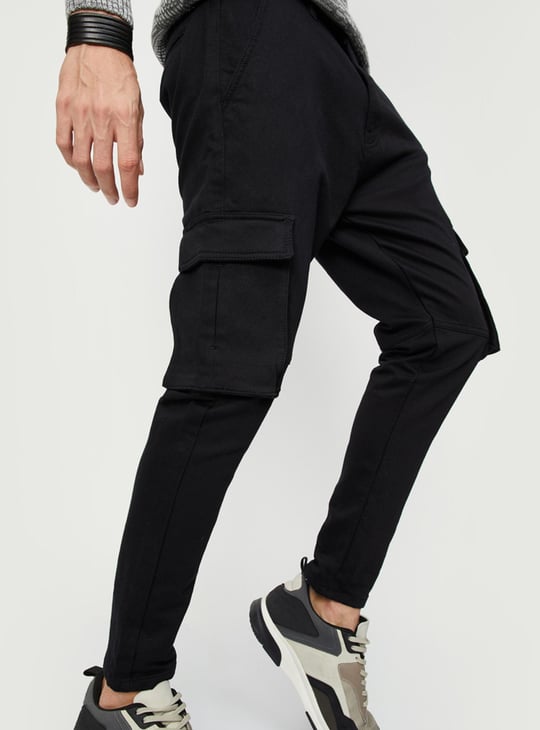 Men Solid Carrot Fit Cargo Trousers