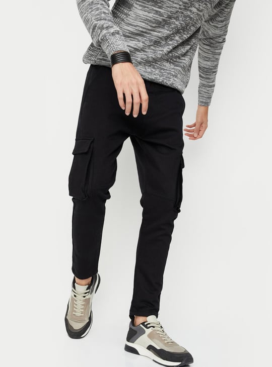 Men Solid Carrot Fit Cargo Trousers