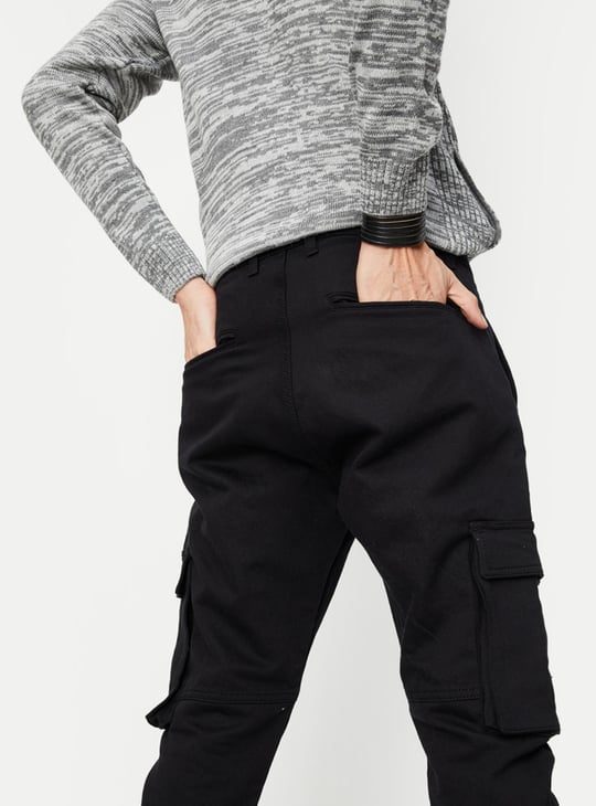 Men Solid Carrot Fit Cargo Trousers