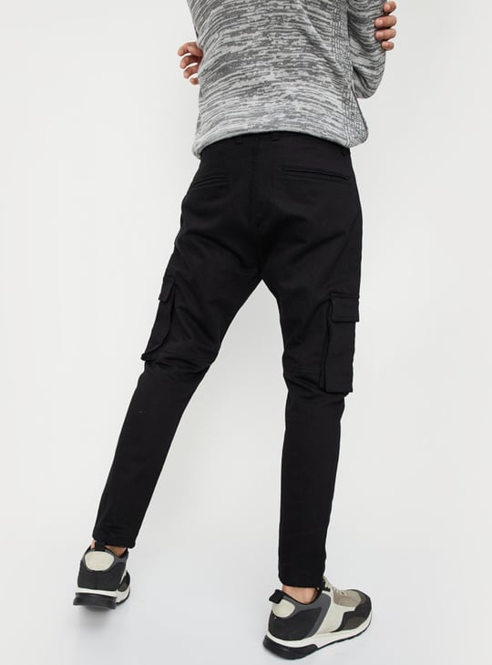 Men Solid Carrot Fit Cargo Trousers