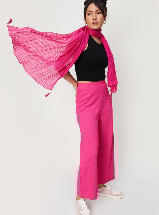 Women Textured Tassel-Detailed Scarf