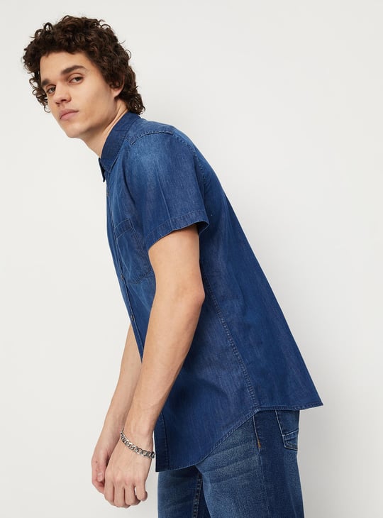 Men Solid Half Sleeves Slim Fit Denim Shirt