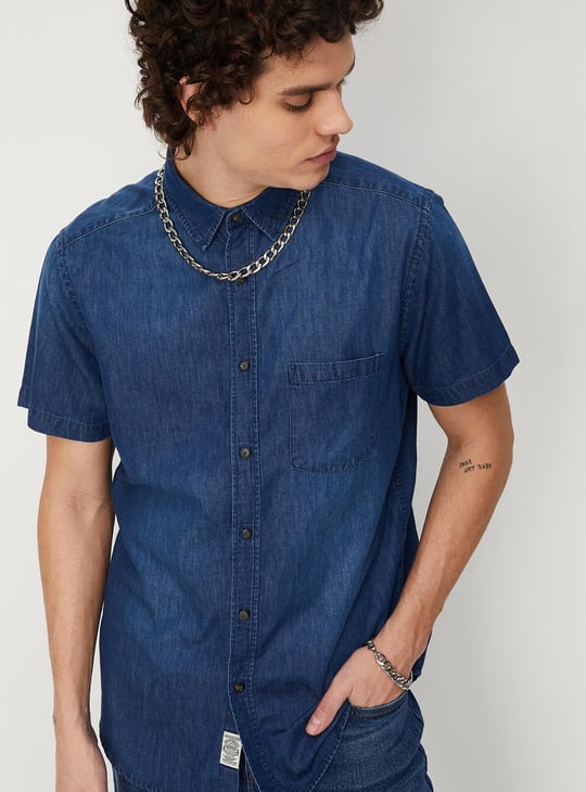 Men Solid Half Sleeves Slim Fit Denim Shirt