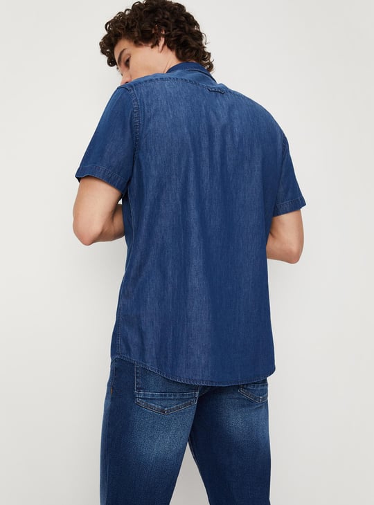 Men Solid Half Sleeves Slim Fit Denim Shirt