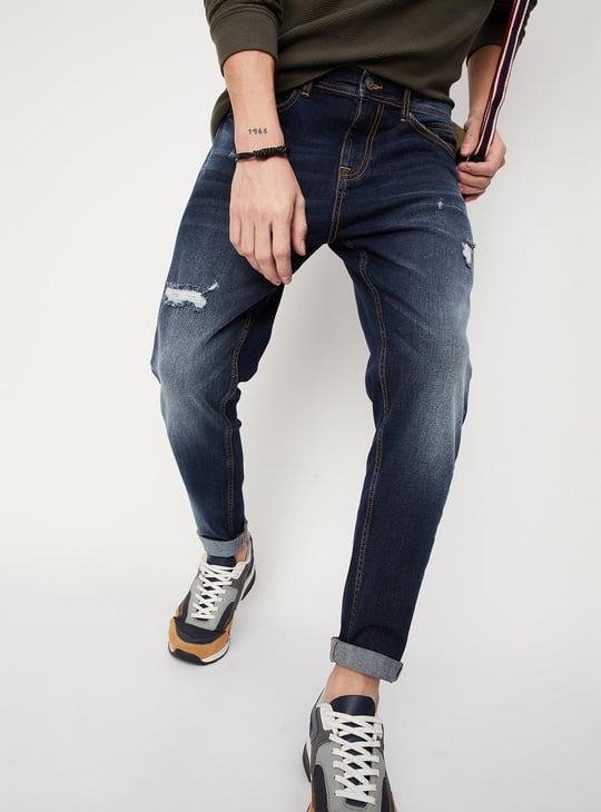 Men Distressed Carrot Fit Jeans