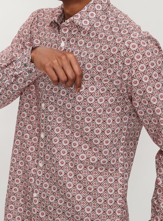 Men Geo Printed Slim Fit Formal Shirt