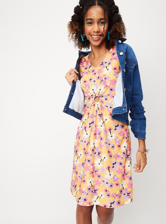 Women Printed Cut-Out Waist Dress