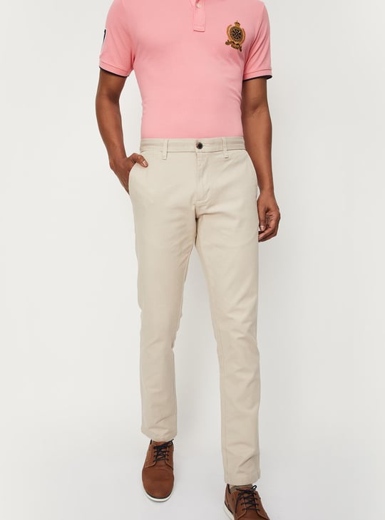 Men Solid Slim Fit Structured Chinos