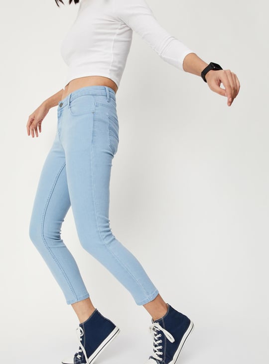Women Solid Skinny Fit Crop Jeans