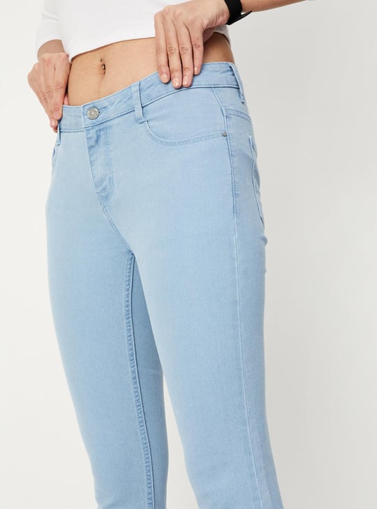Women Solid Skinny Fit Crop Jeans