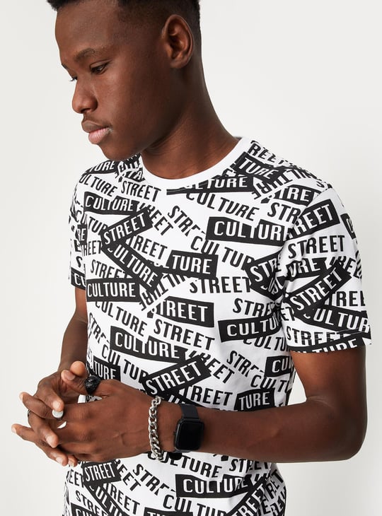 Men Typographic Printed Slim Fit T-shirt