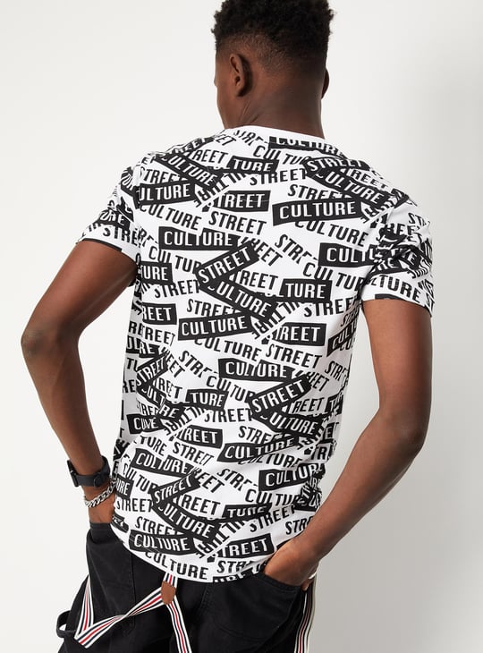Men Typographic Printed Slim Fit T-shirt
