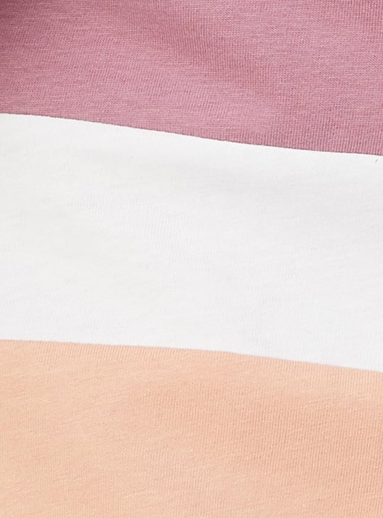 Men Colourblock Slim Fit T-shirt