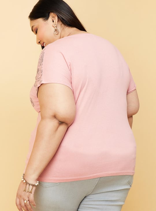 Women Round Neck Graphic T-shirt