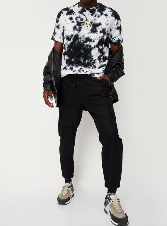 URB_N Men Solid Jogger Trousers with Cargo Pockets