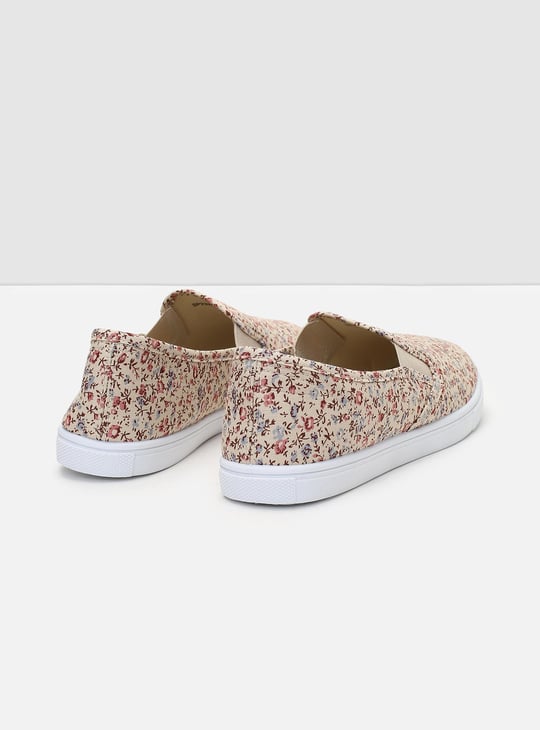 Women Floral Printed Canvas Shoes