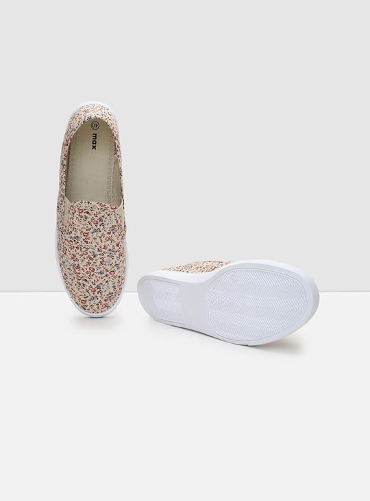 Women Floral Printed Canvas Shoes