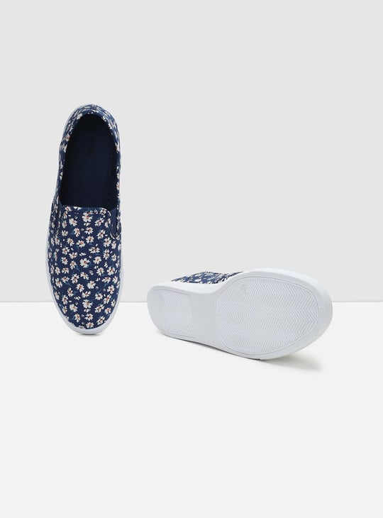Women Floral Printed Canvas Shoes