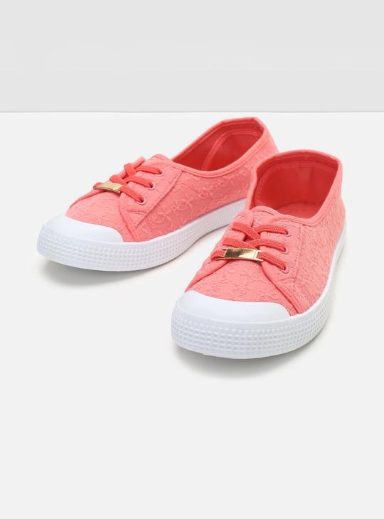 Women Schiffli Slip-On Casual Shoes