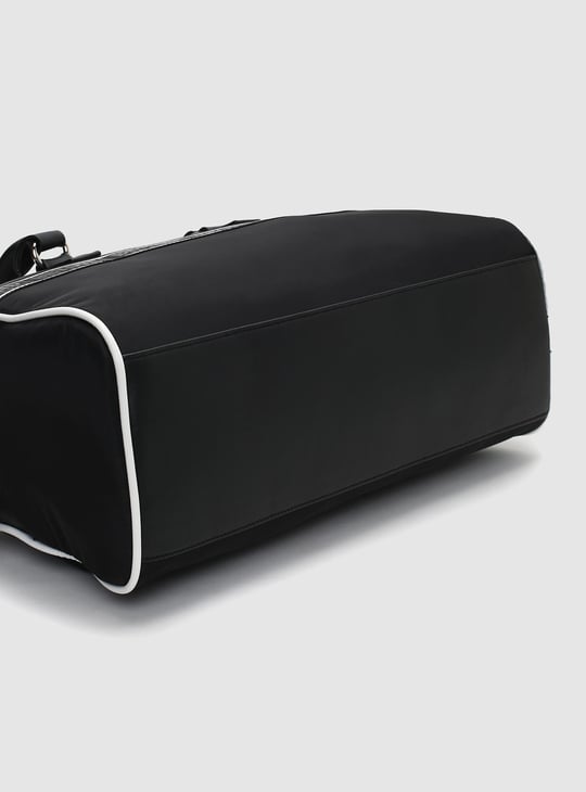 Women Printed Duffle Bag with Contrast Piping
