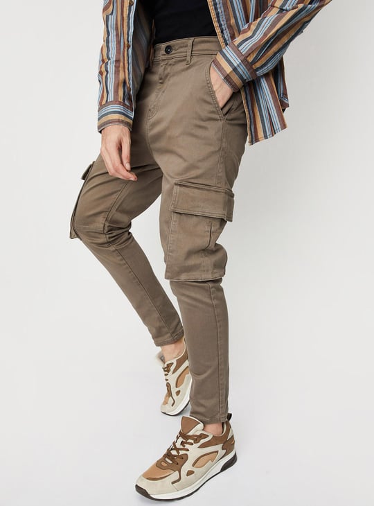 Men Solid Carrot fit Cargo Trousers