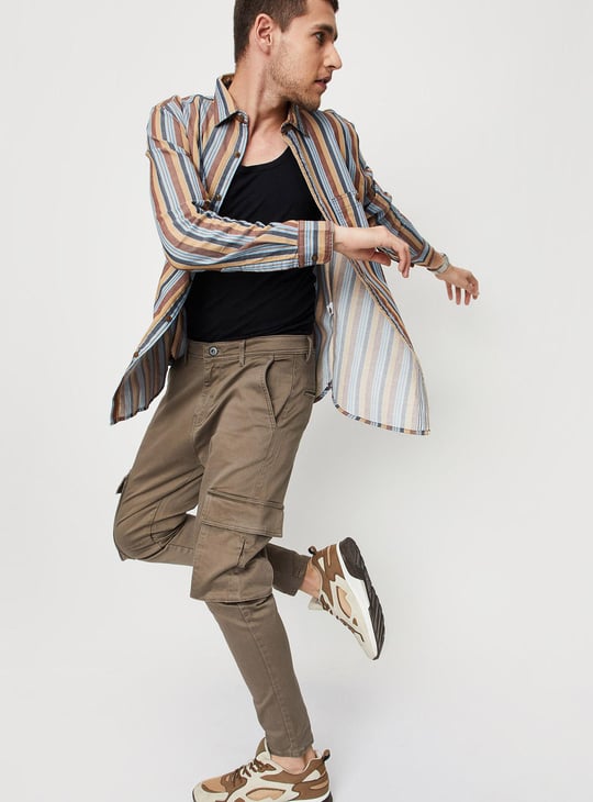 Men Solid Carrot fit Cargo Trousers