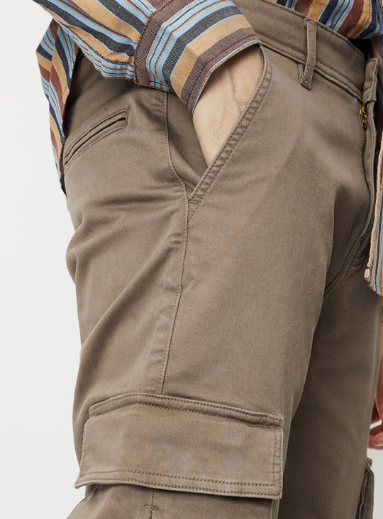 Men Solid Carrot fit Cargo Trousers