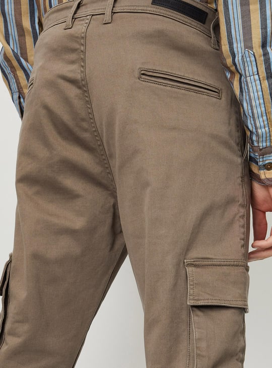 Men Solid Carrot fit Cargo Trousers