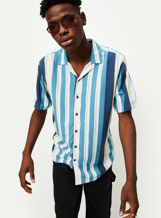 Men Striped Slim Fit Half Sleeves Casual Shirt
