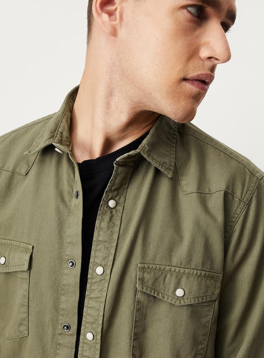 Men Solid Garment Dyed Slim Fit Shirt