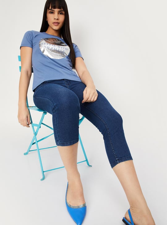 Women Solid Denim Capris