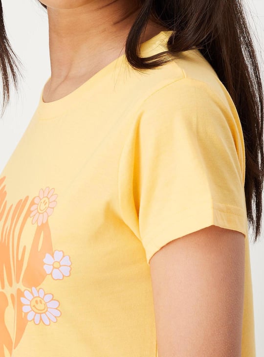 Girls Typographic Printed Cotton T-shirt
