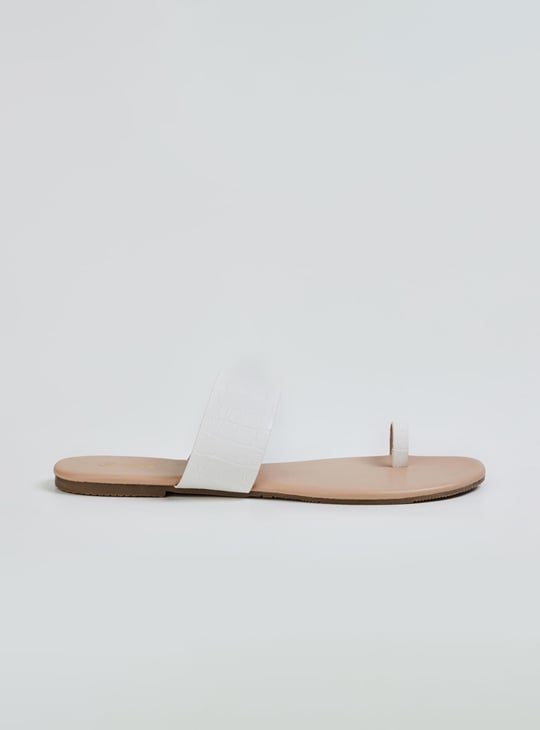 Women Textured Toe-Ring Flat Sandals