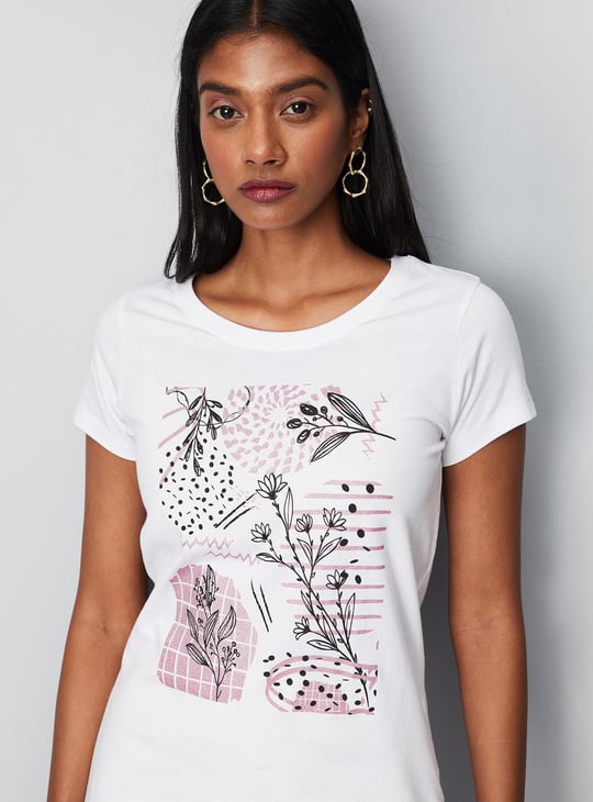 Women Round Neck Graphic T-shirt