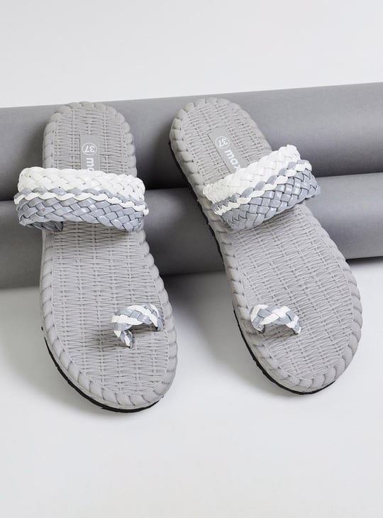 Women Braided Ring-Toe Sandals