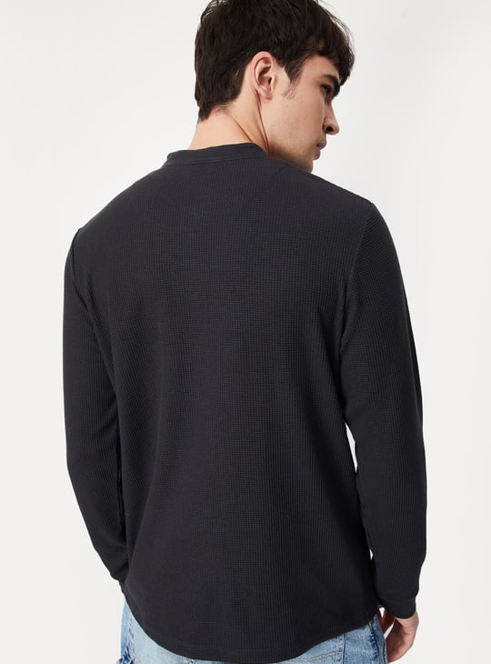 Men Textured Slim Fit Henley T-shirt