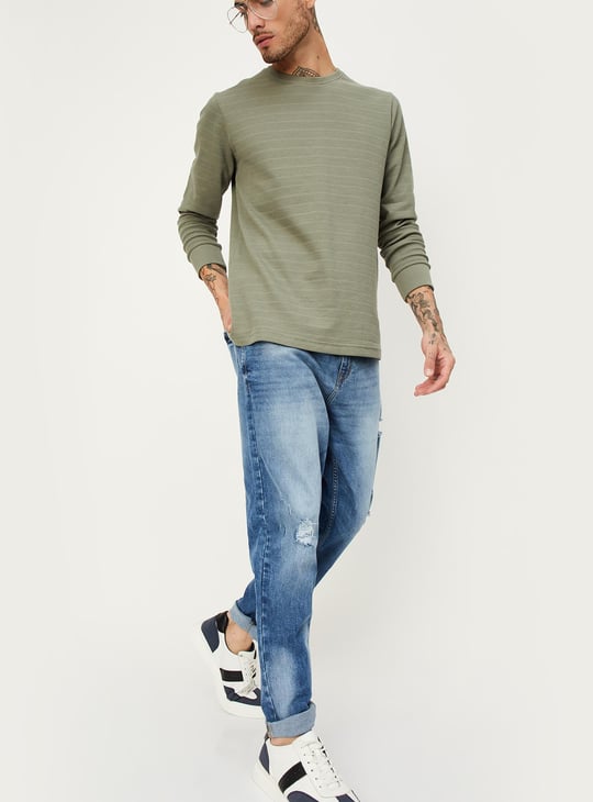 Men Carrot Fit Distressed Jeans