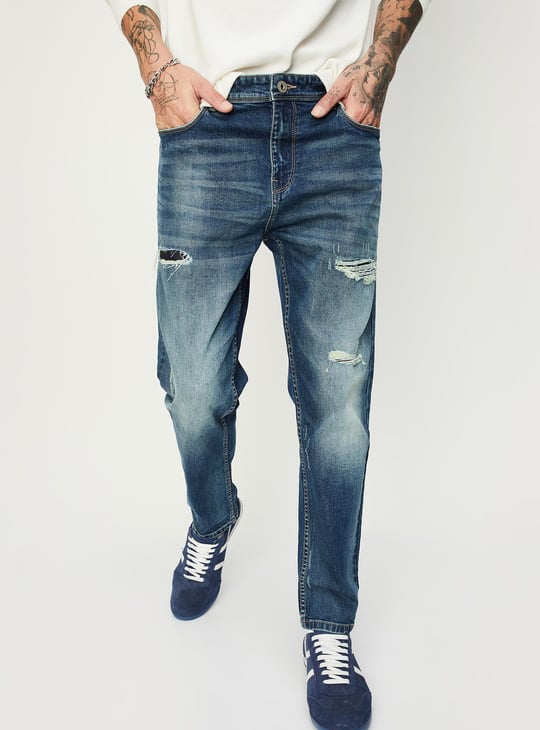 Men Carrot Fit Distressed Jeans
